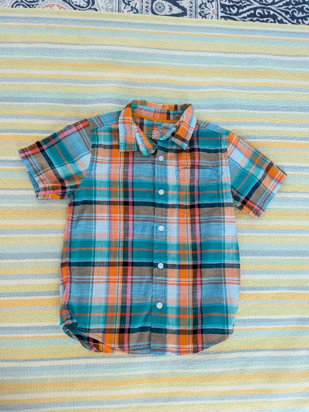 Boy's Cat & Jack Plaid Button Down Small 6/7